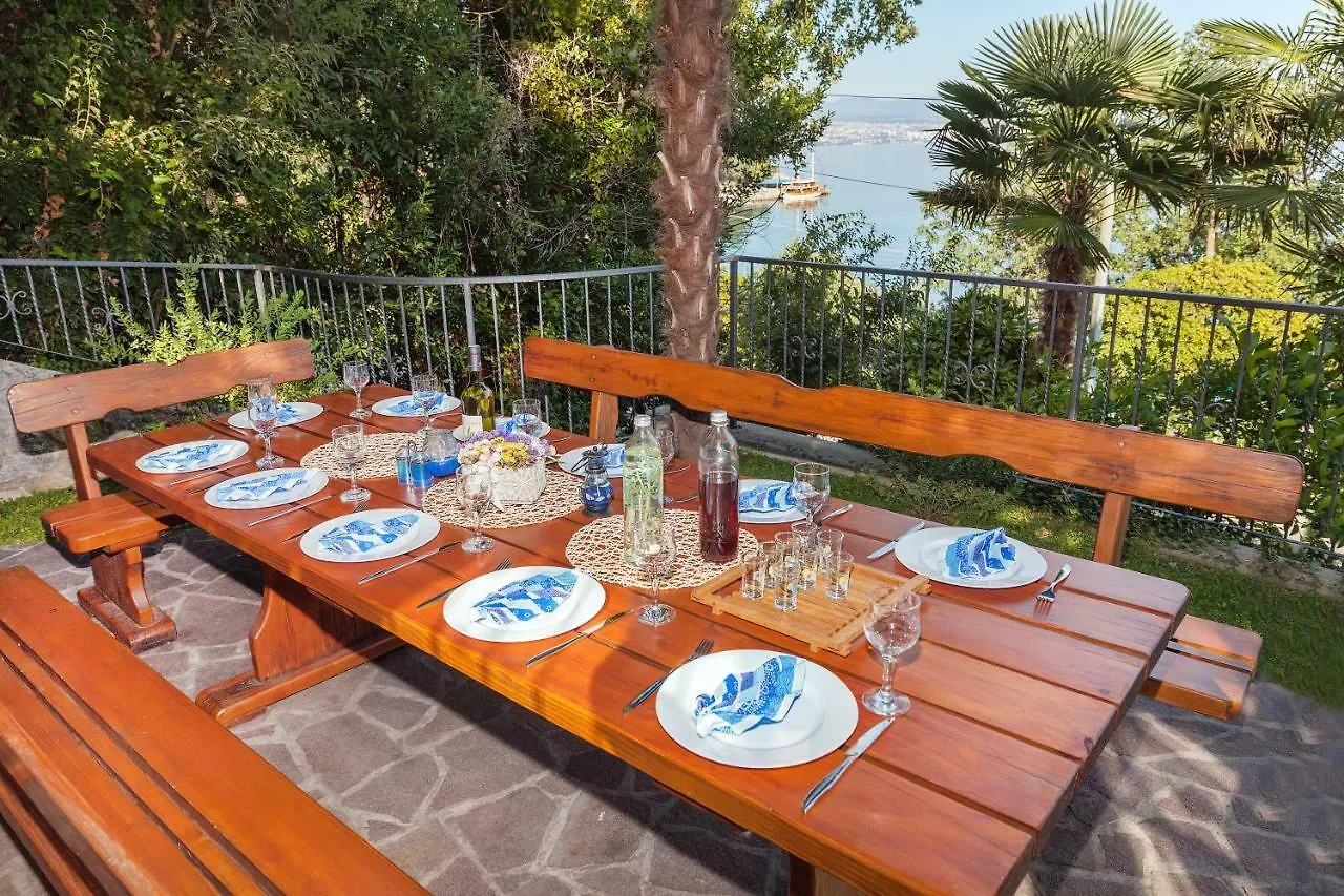 Apartment Villa Lidija Laurana